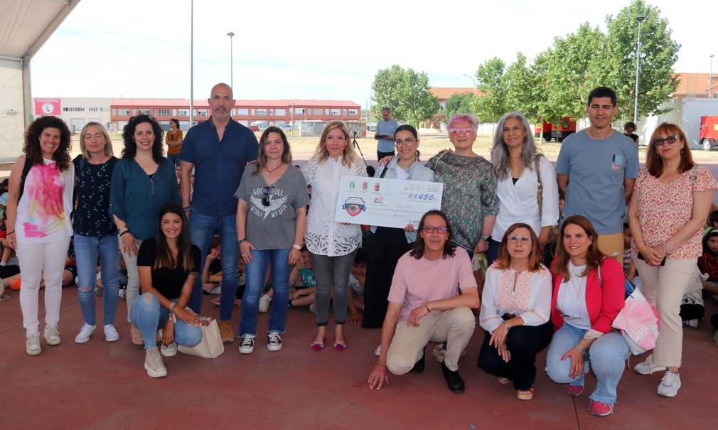 Cabanillas acogió la gala final de la VI Liga de los Libros en la que han participado el cole, la biblioteca y el ayuntamiento de Quer