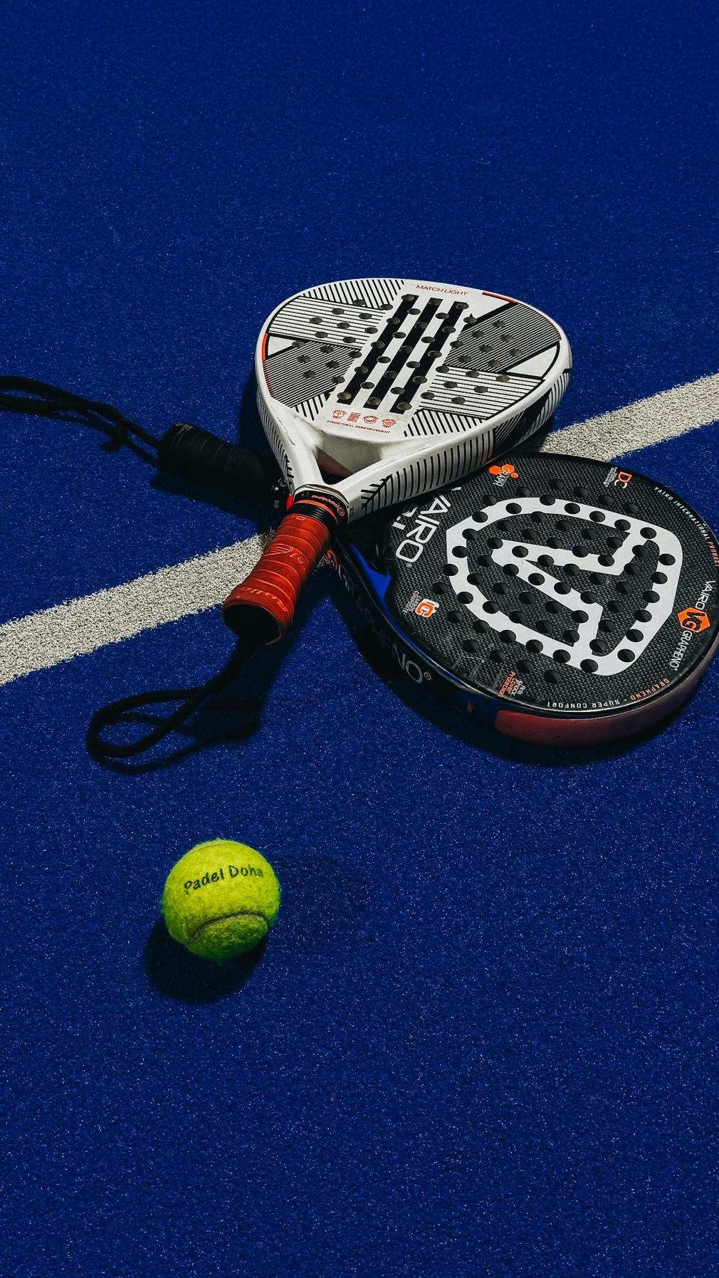 El Ayuntamiento de Quer firma un convenio con el Club de Pádel para impulsar la actividad deportiva setera