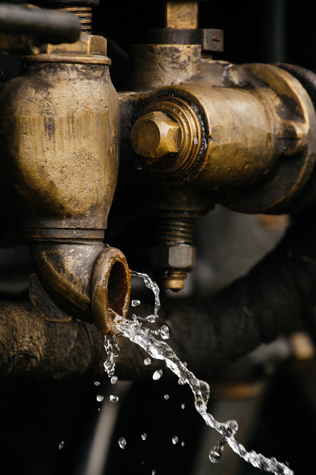 Miércoles, 13 de octubre. Cortes de agua en la calle Ermita de la Soledad
