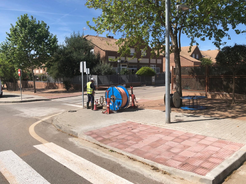 Desde hoy, y hasta final de mes, cortes ocasionales de tráfico por las obras de instalación de fibra óptica a Quer