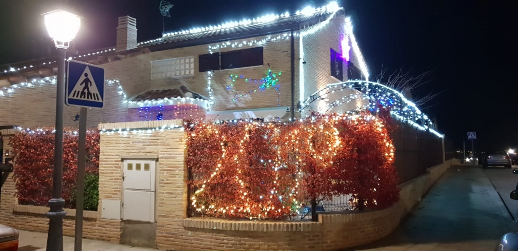 Esta tarde, el jurado visita las Casas con decoración navideña de Quer