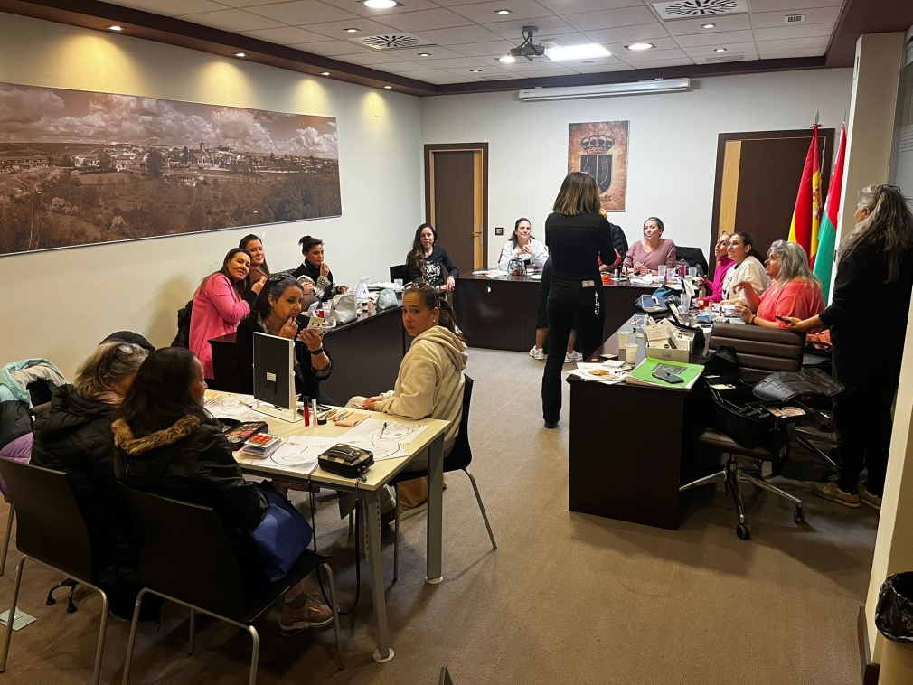 Taller de maquillaje, para terminar las celebraciones seteras del 8M