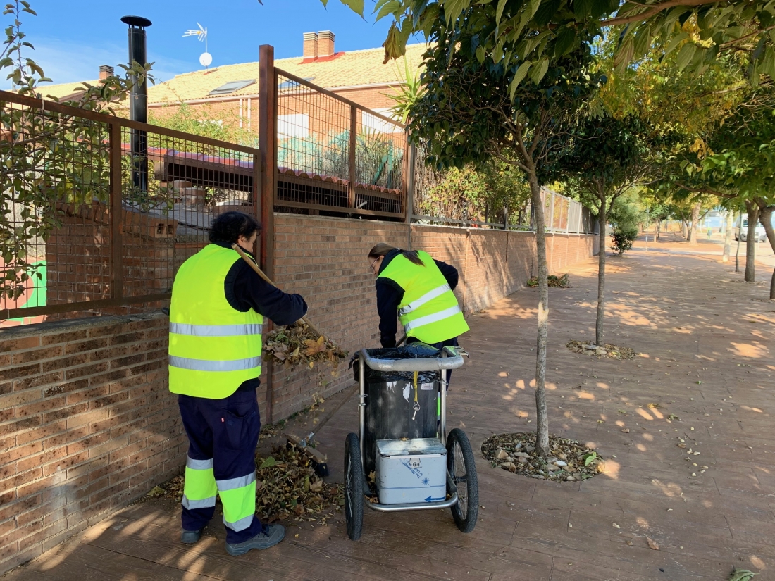 Dos nuevas trabajadoras amplían los servicios de limpieza que presta el Ayuntamiento