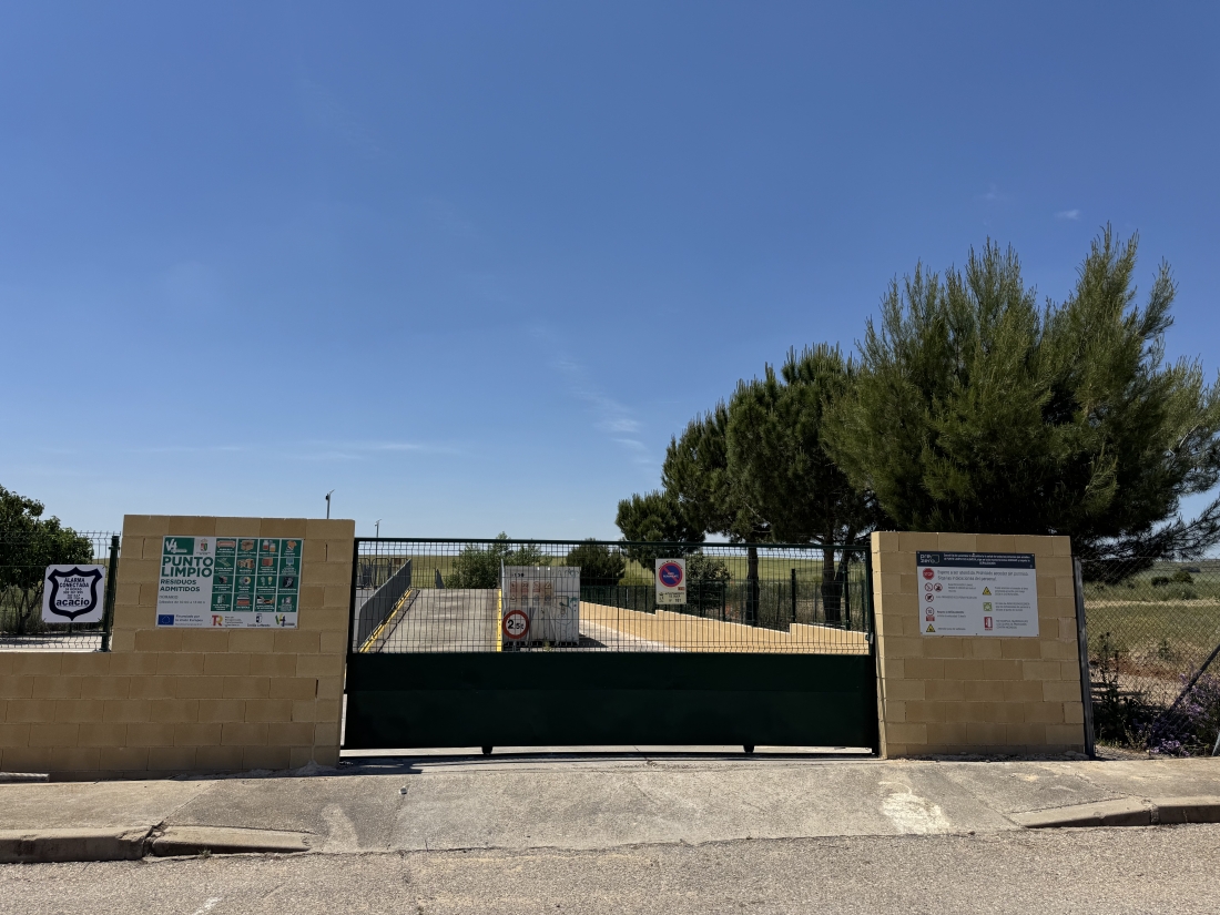 Mejoras en el Punto Limpio de Quer, que amplía su horario y refuerza su seguridad