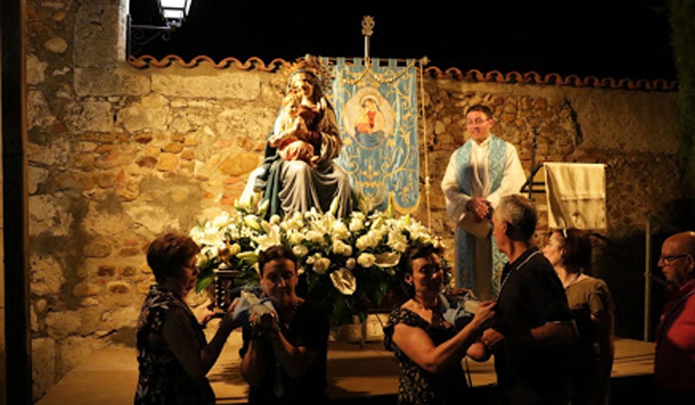 Sencilla y entrañable celebración de fiesta patrona de la Virgen Blanca de Quer