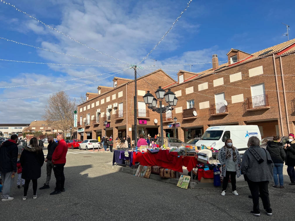 La plaza Páez de Castro acogió este sábado un mercadillo navideño