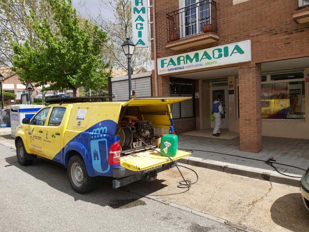 El Ayuntamiento felicita a GEACAM por su labor de desinfección del viario público en Quer