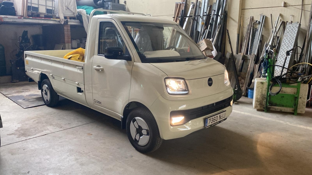 El Ayuntamiento de Quer refuerza su Brigada Municipal con una nueva furgoneta