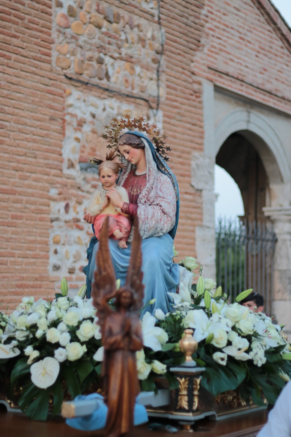 Quer se prepara para vivir su fiesta patronal en honor a la Virgen Blanca