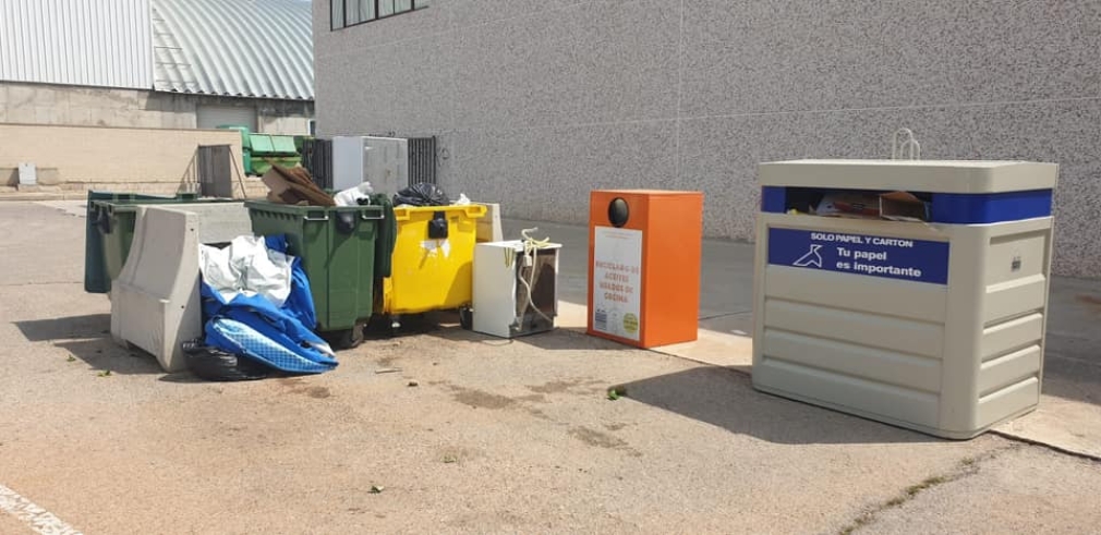 El Ayuntamiento recuerda el código de buenas prácticas para depositar los residuos y enseres