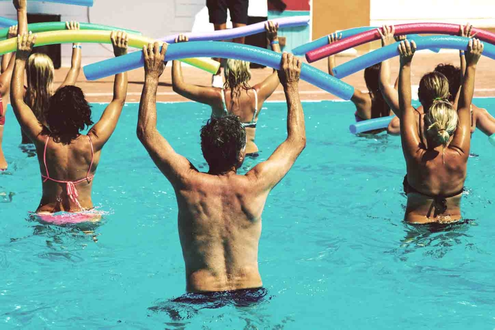 Este verano, vuelven las clases de Aquagym y los cursillos de natación en la Piscina Municipal
