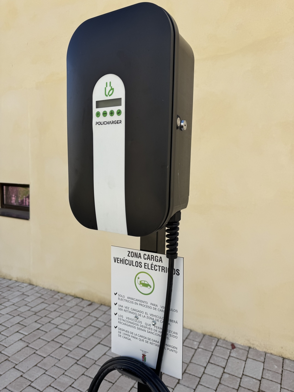 Quer activa un nuevo punto de recarga y avanza hacia cuatro